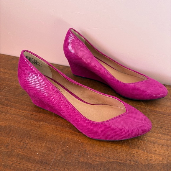 💚Seychelles Fuchsia Wedge Heels - Picture 3 of 8